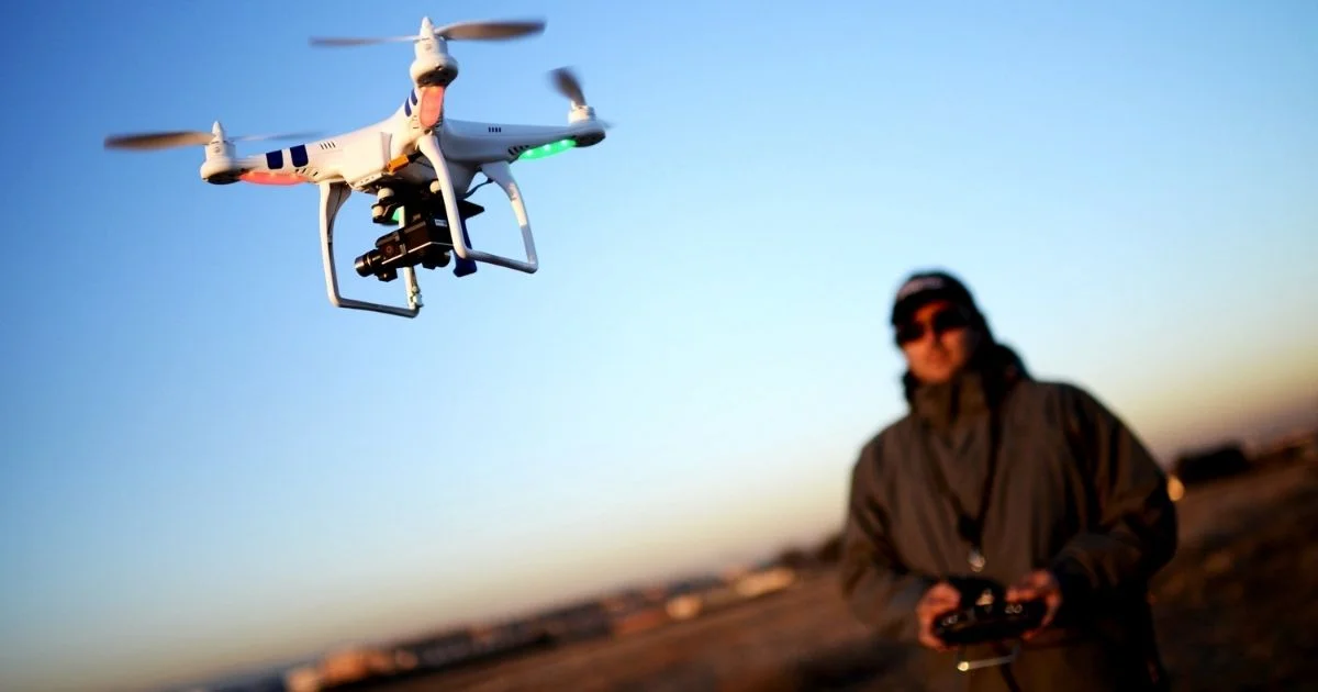 cara menerbangkan drone, lampu indikator drone, fitur rth drone