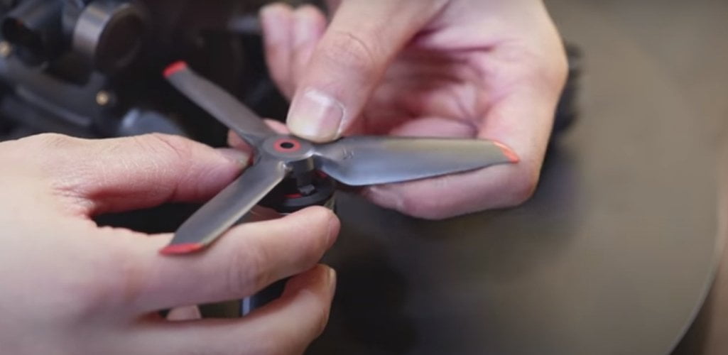 Cara Menerbangkan Drone DJI FPV