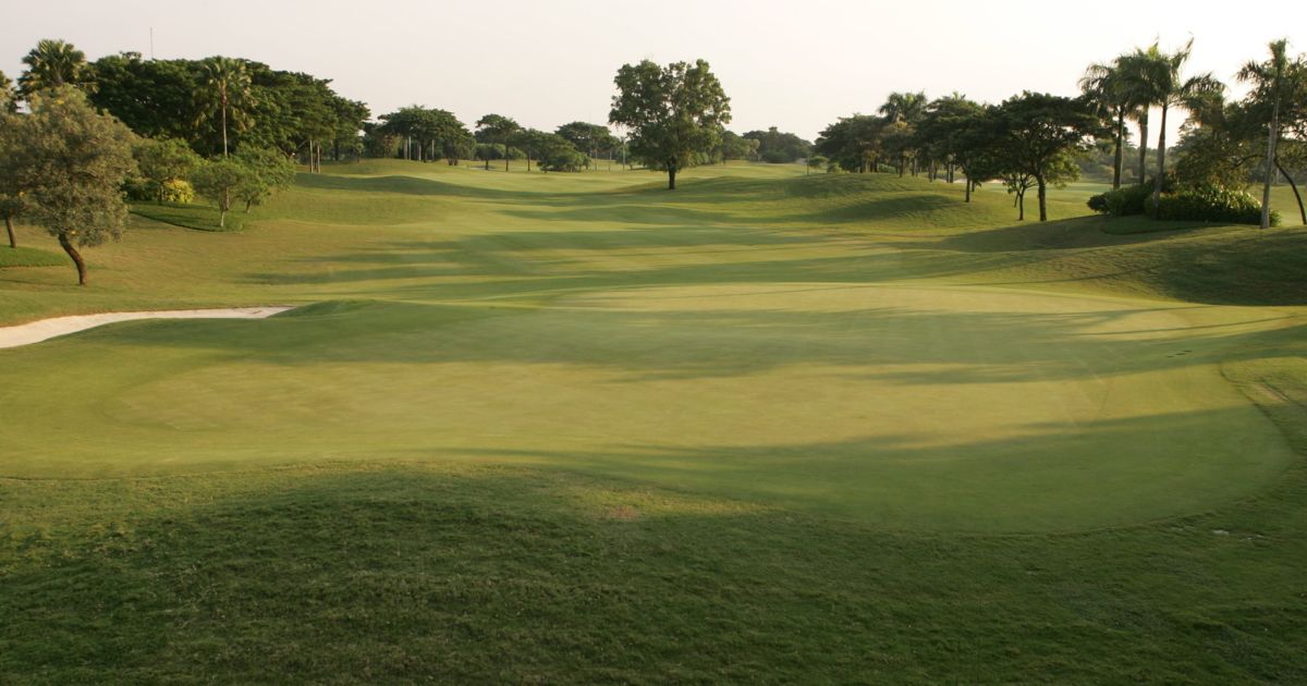 rekomendasi lapangan golf jakarta