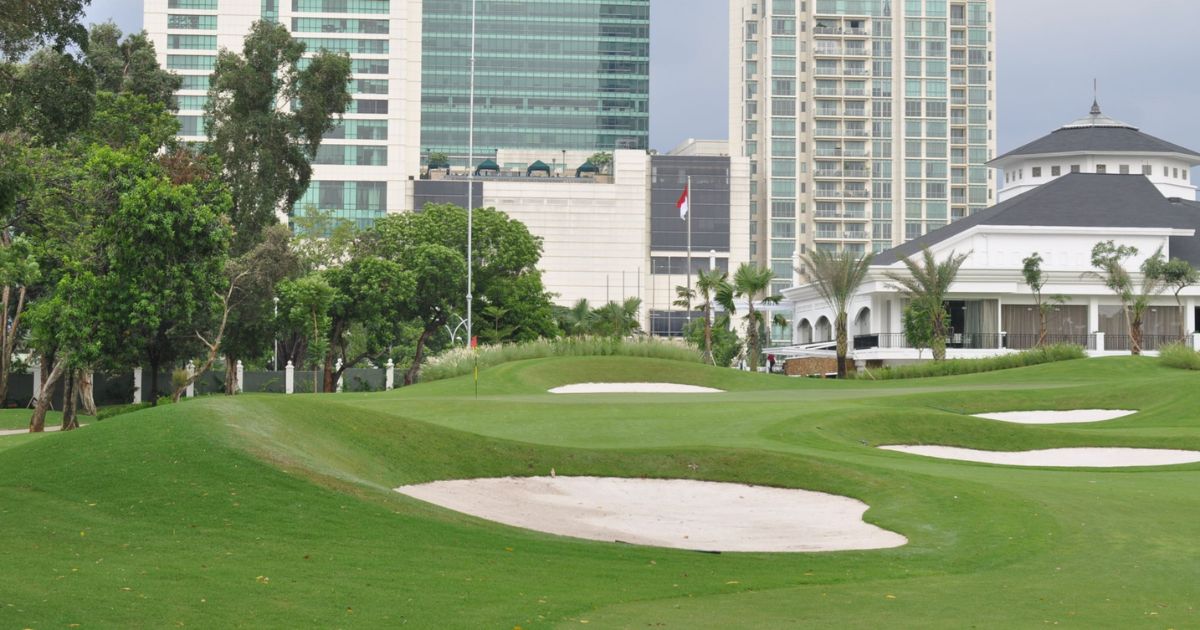 rekomendasi lapangan golf jakarta